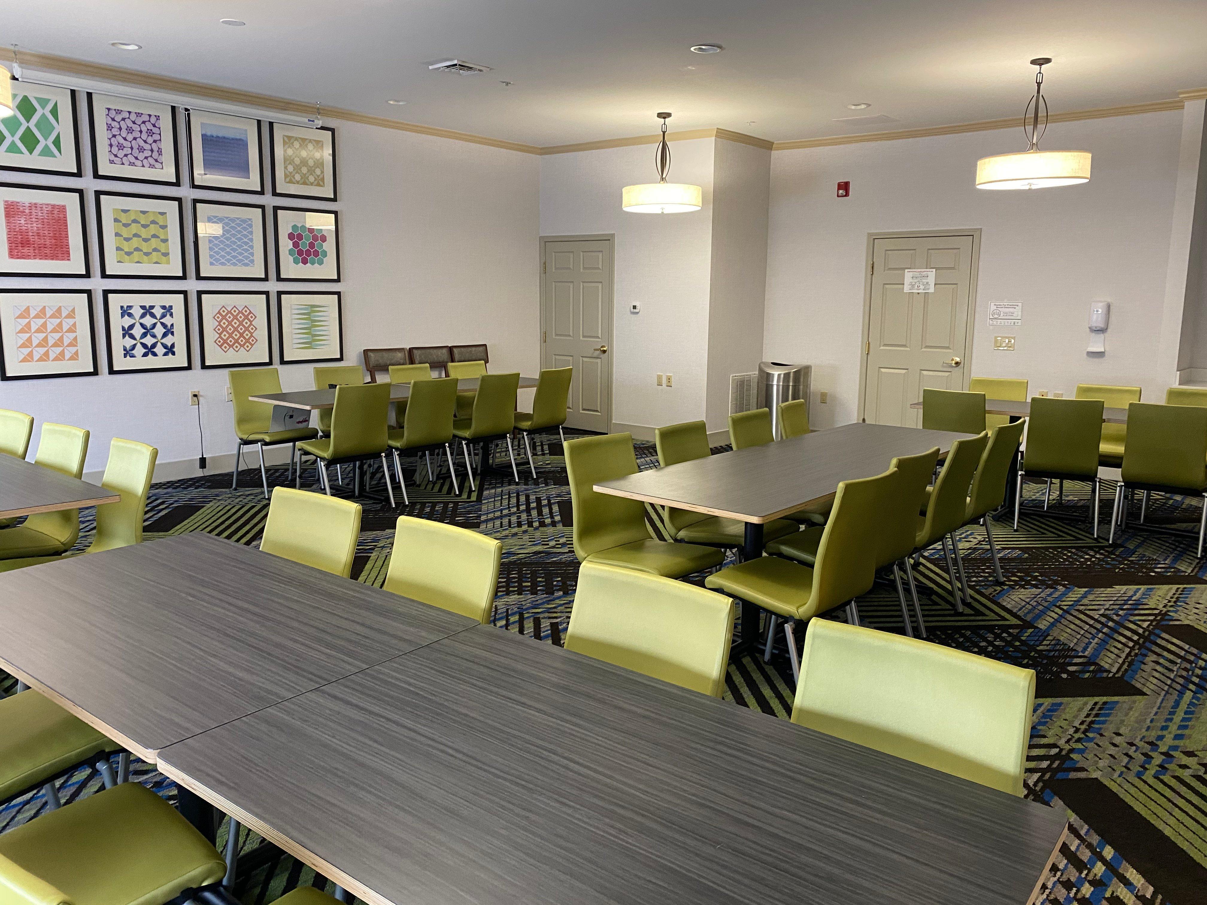 Holiday Inn Express & Suites Indianapolis North - Carmel By Ihg Exterior photo