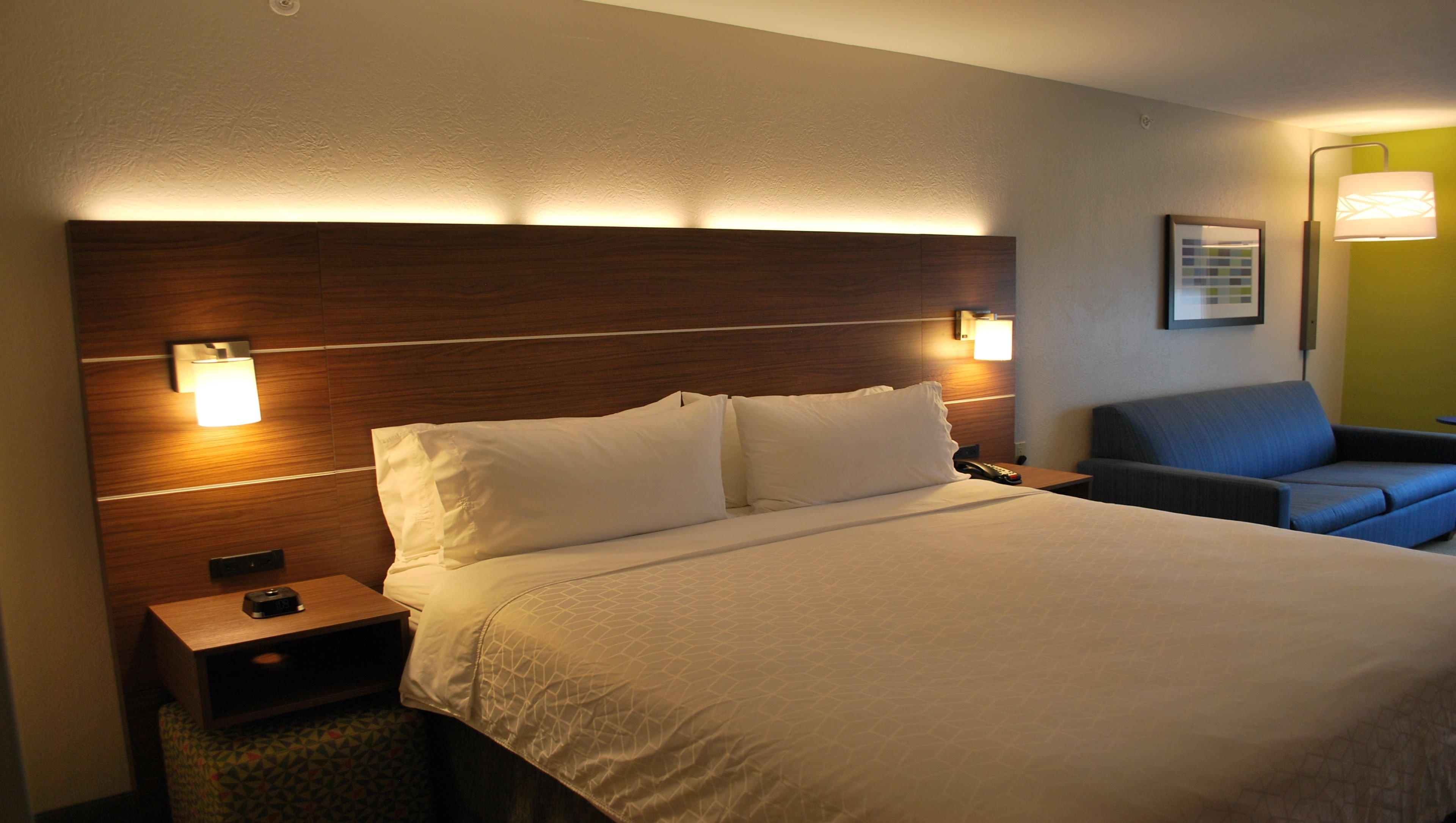 Holiday Inn Express & Suites Indianapolis North - Carmel By Ihg Exterior photo