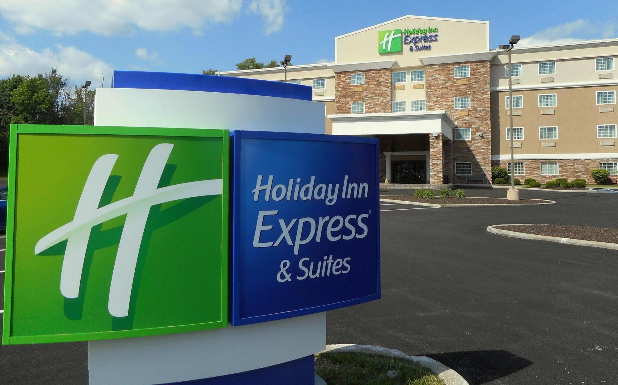 Holiday Inn Express & Suites Indianapolis North - Carmel By Ihg Exterior photo