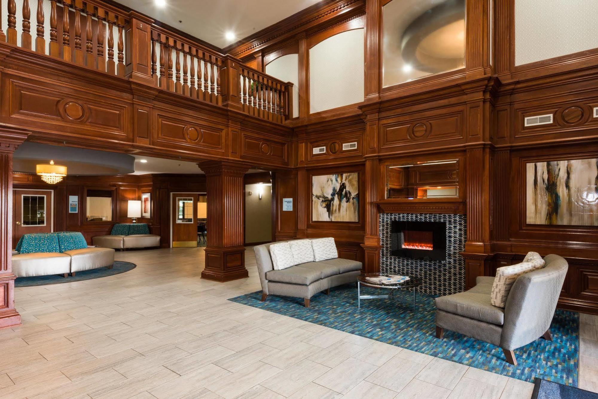 Holiday Inn Express & Suites Indianapolis North - Carmel By Ihg Exterior photo