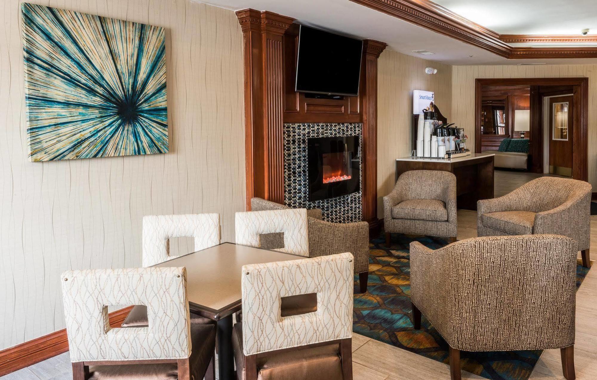 Holiday Inn Express & Suites Indianapolis North - Carmel By Ihg Exterior photo